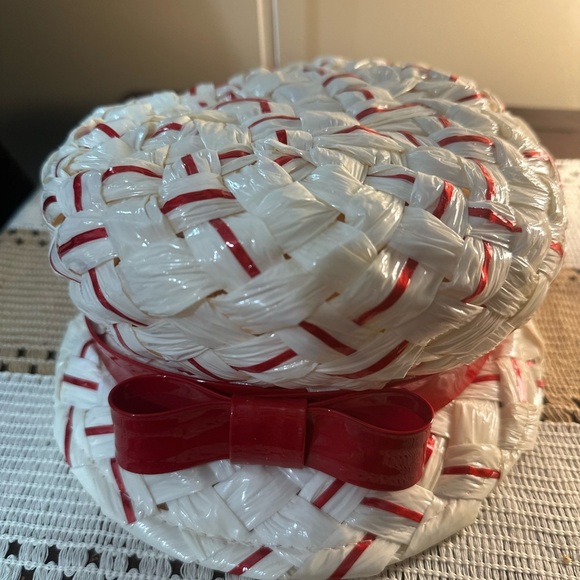 Vintage Red and White Woven Hat with Bow - Picture 7 of 10